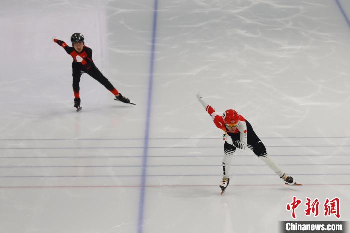 冰丝带首场市民速度滑冰