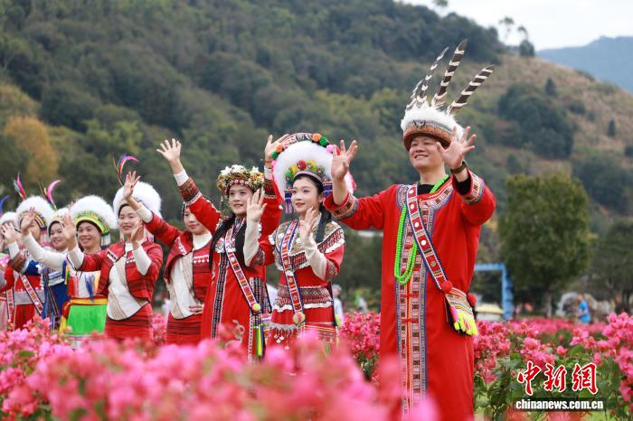 华安土楼半程马拉松激情开跑 稻田美食盛宴引爆