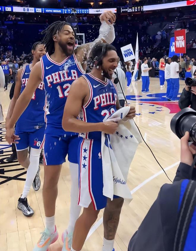 31岁佩恩替补爆砍32+10+8三分创费城队史纪录