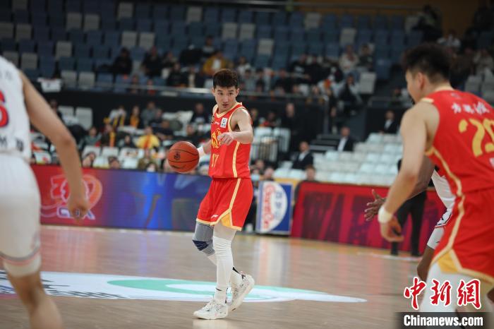 浙江广厦孙铭徽右脚跟骨骨折将缺席季后赛