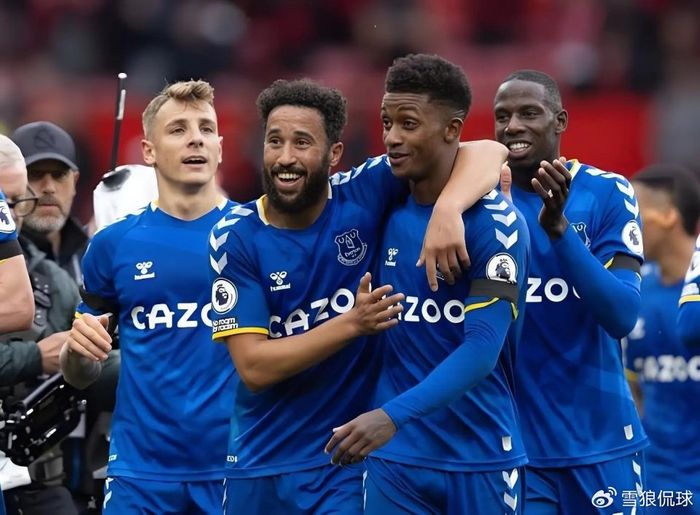 埃弗顿冲击英超积分榜首位 13年首次超越死敌利