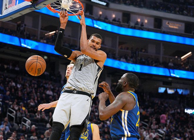 文班23岁前40分15板次数超唐斯 成现役第一