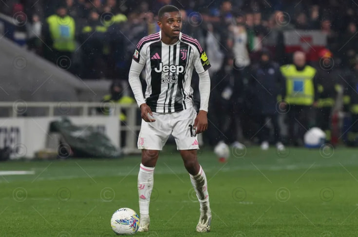 热刺换帅风波：戴奇与德泽尔比的候选人之争引