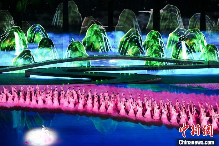 重庆市第七届运动会开幕式在合川区体育中心盛